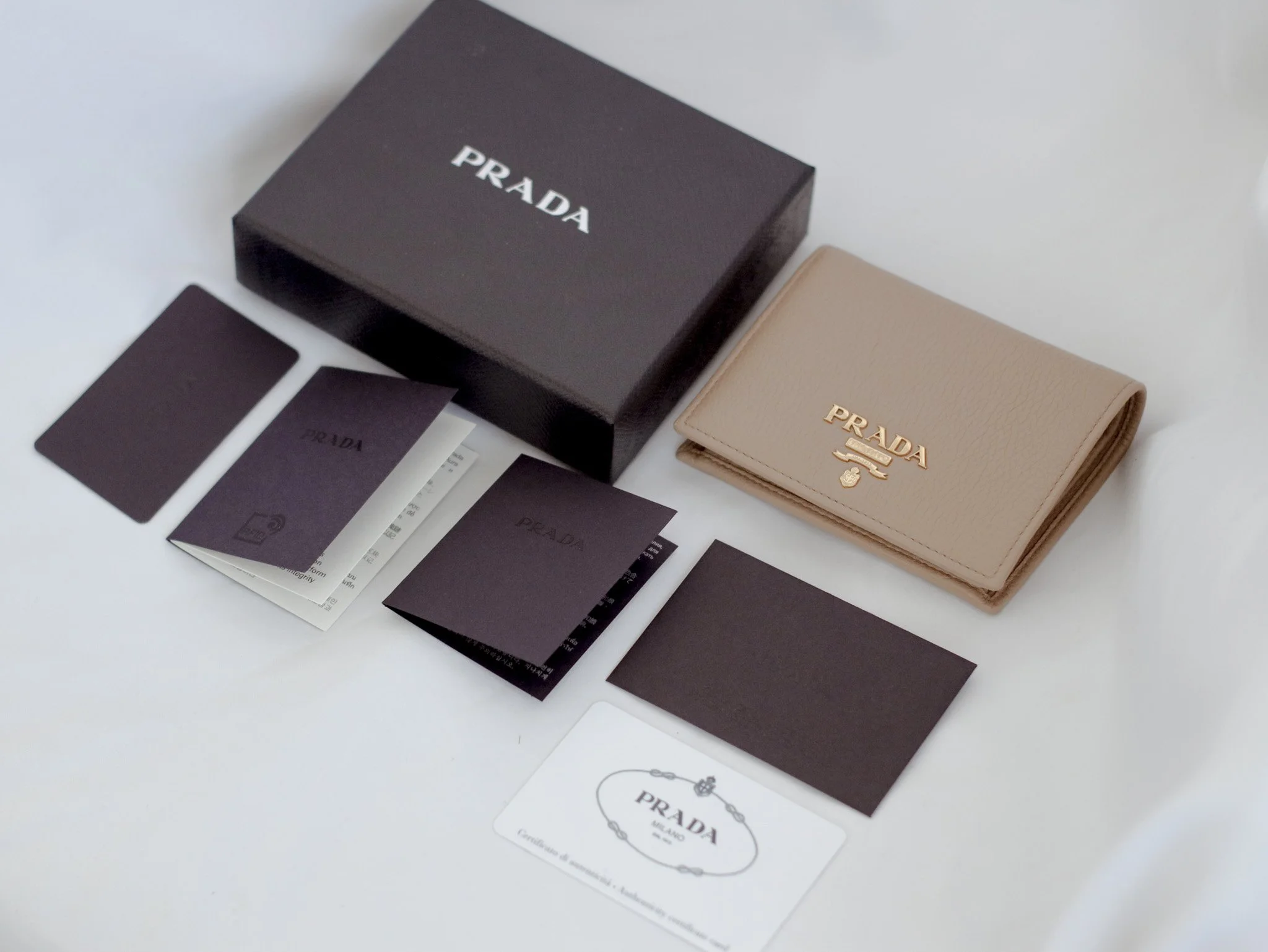 Unboxing the Prada Vitello Grain Small Leather Wallet